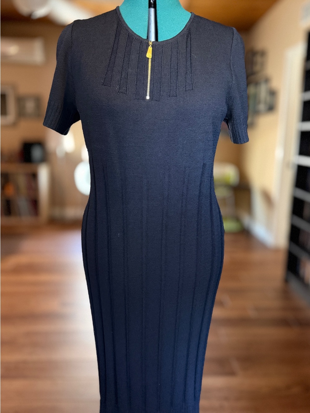 Vintage St. John Sport Black Short-Sleeve Ribbed Knit Sheath Dress Size Large